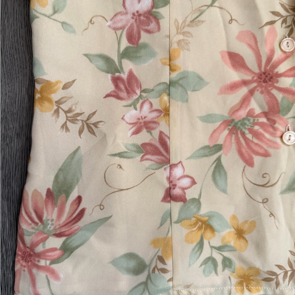 ❌SOLD❌Laura Scott Floral Print Blouse 8P tan red green yellow chiffon ruffle - Picture 3 of 5